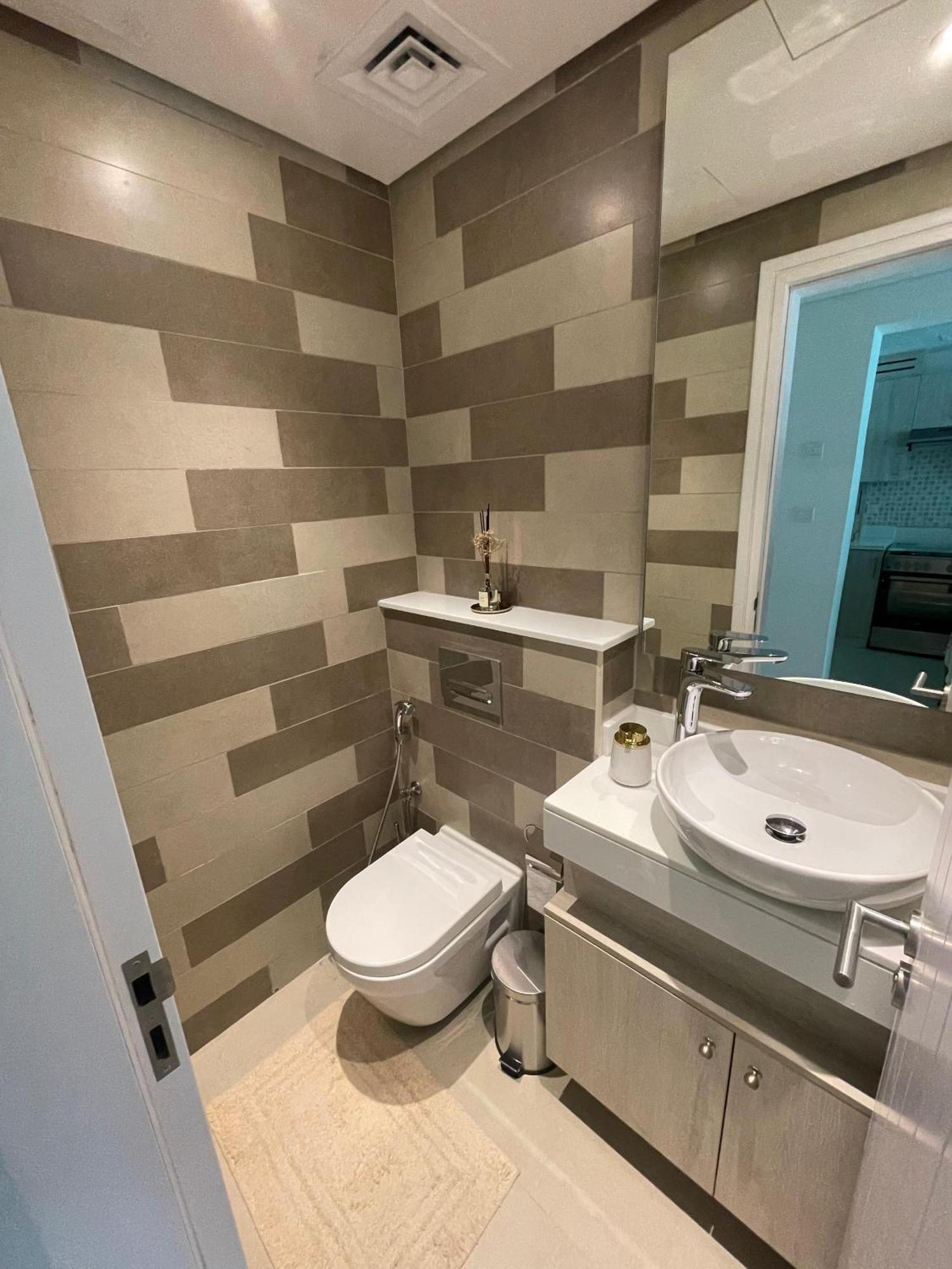 Great One Bedroom With Infinity Pool Apartment Dubai