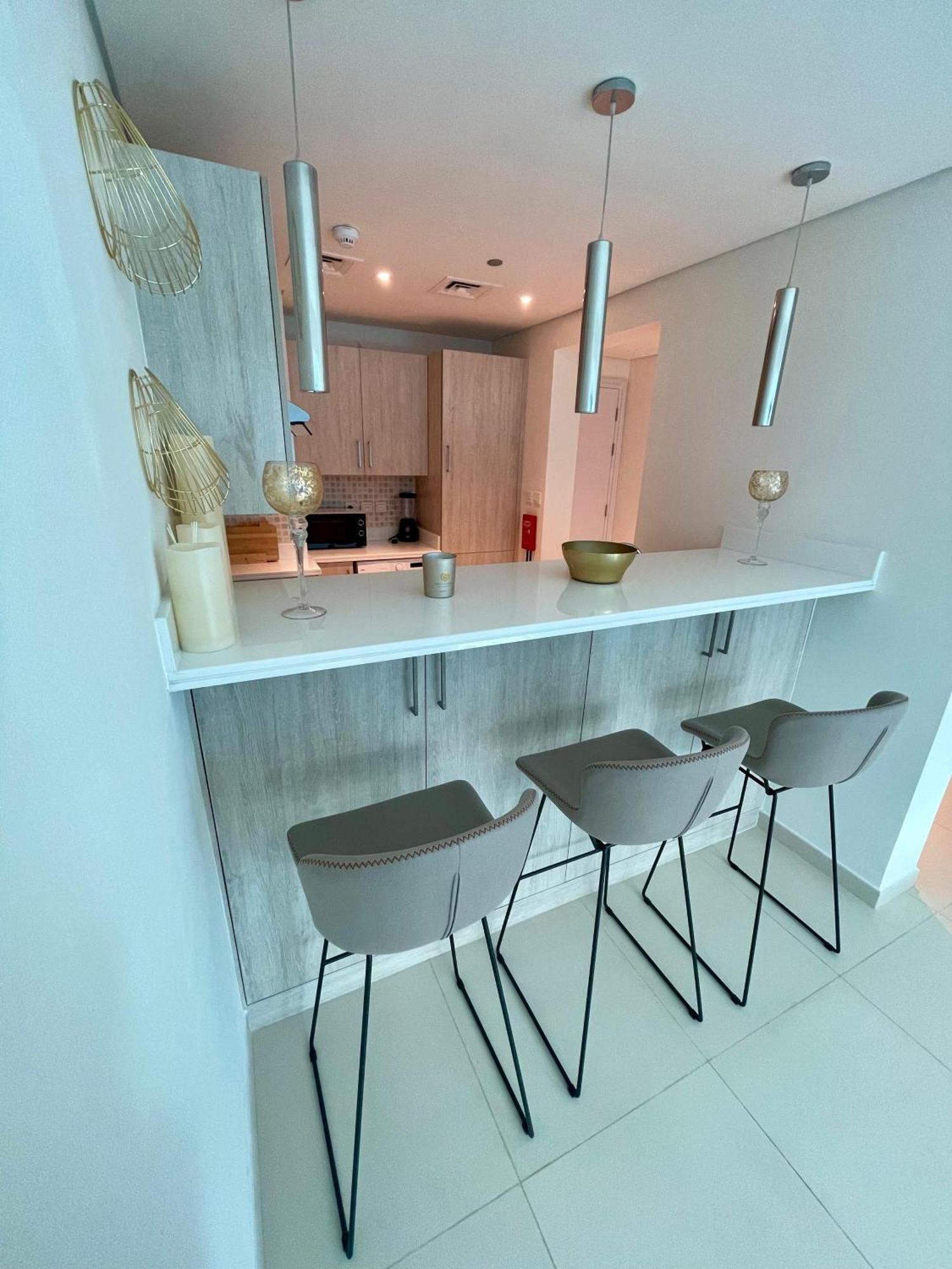 Great One Bedroom With Infinity Pool *
