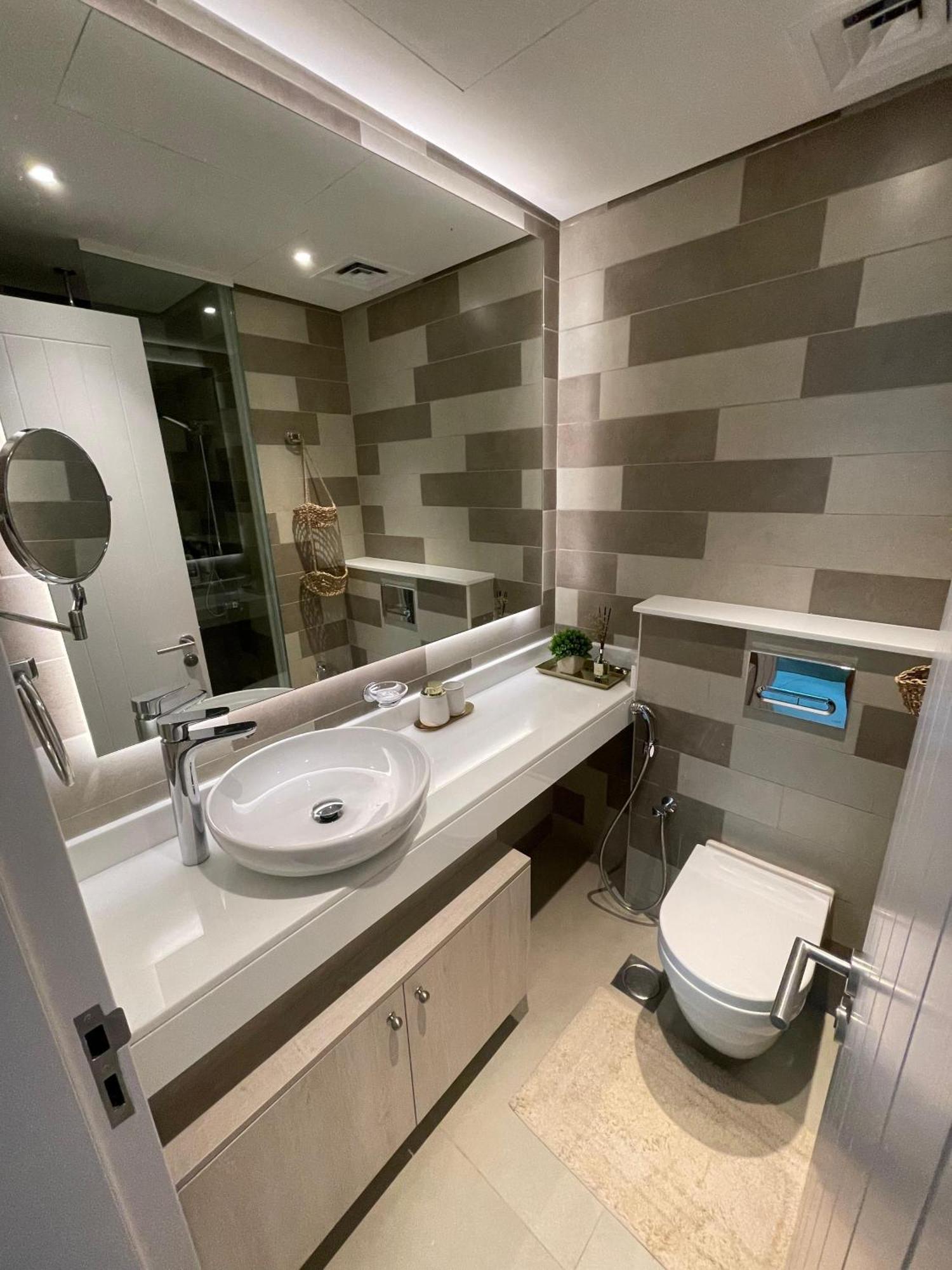 Great One Bedroom With Infinity Pool Apartment Dubai